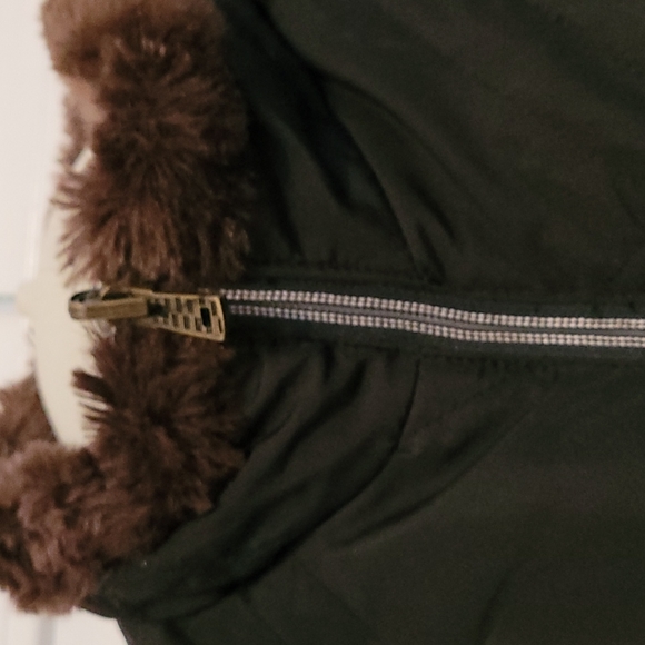 Reversible faux fur vest - Picture 7 of 10